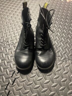 Dr  Martens  Size 7 Unisex 1460 J  Black Boots Mono